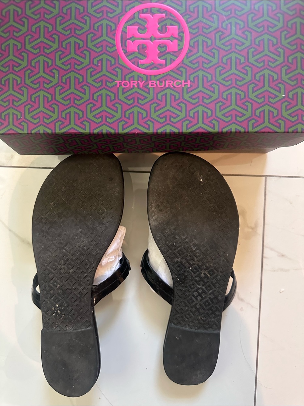 Tory Burch Black Patent Leather Logo Thong Sandals - Picture 6 of 8